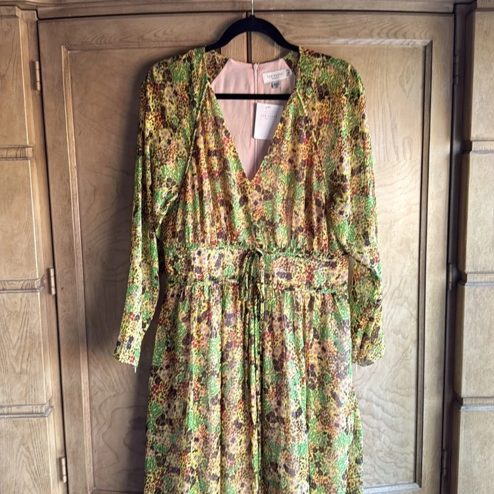 Ted Baker London UMAH Long sleeve Floral V-Neck MIDI Dress - Picture 6 of 14